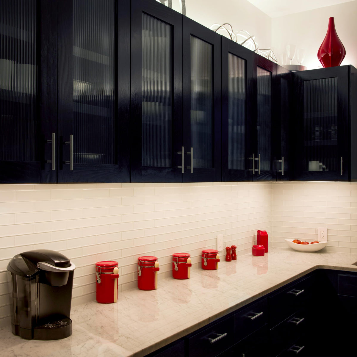 24 Inch Plug in Under Cabinet Light 2700K Y8958